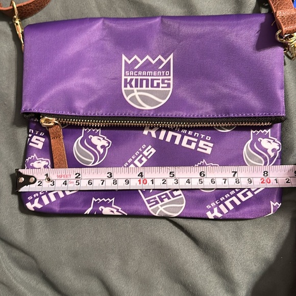 Sacramento Kings crossbody bag - Picture 6 of 7